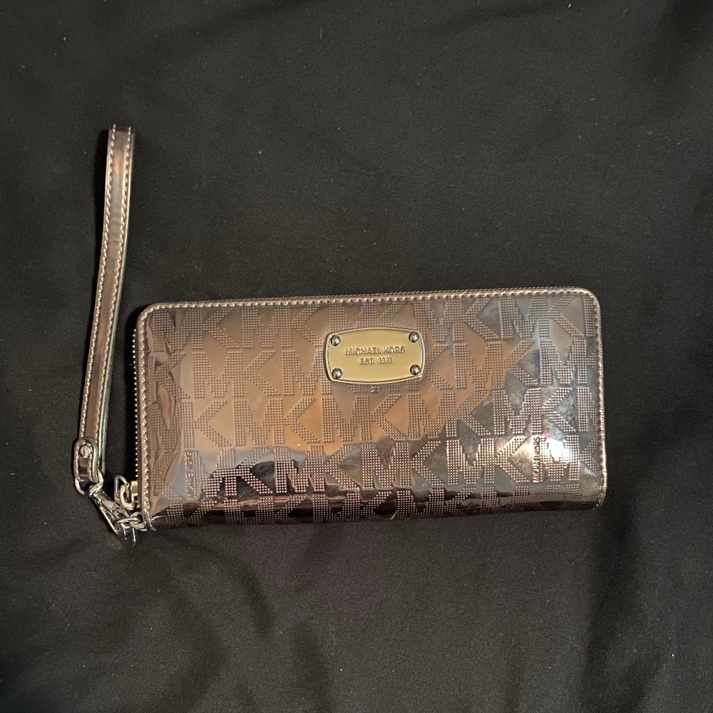 Clutch wallet